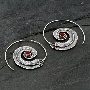 Vintage Ronde Rode Steen Boho Oorbellen voor Vrouwen Etnische Zilveren Kleur Metaal Geometrie Spiraal Veren Bengelen Oorbellen Sieraden