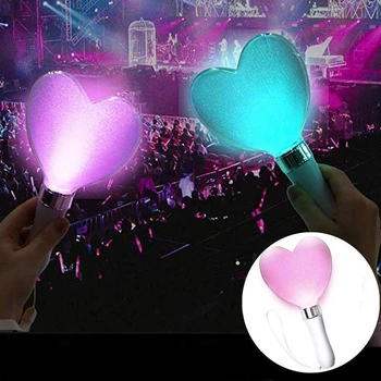 RGB 15 Kleuren Wijzigen LED Glow Stick Hart Vorm Lichtgevende Concert Juichen Buis Batterij Aangedreven Bruiloft Light Stick