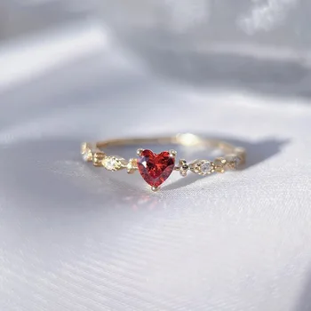 Mode Charme Liefde Ruby Ringen voor Vrouwen Hart Crystal Zircon Ring Vrouw Accessoires Bruiloft Sieraden Verjaardag Cadeau