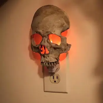 De schedel van de Nacht Lichte Realistische Handgemaakte Schedel Licht Gotische Kaarsen Lamp Plug In de Muur Unieke Spooky Home Decor voor Halloween